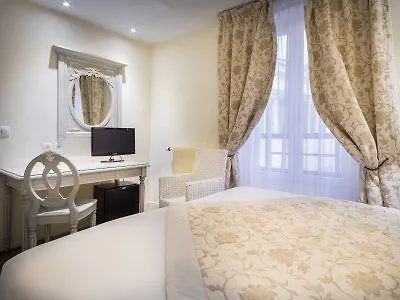Arcadie Montparnasse Hotel París