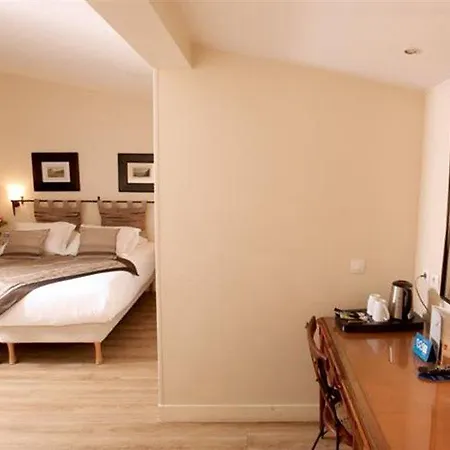 아카르디 몽파르나스 파리